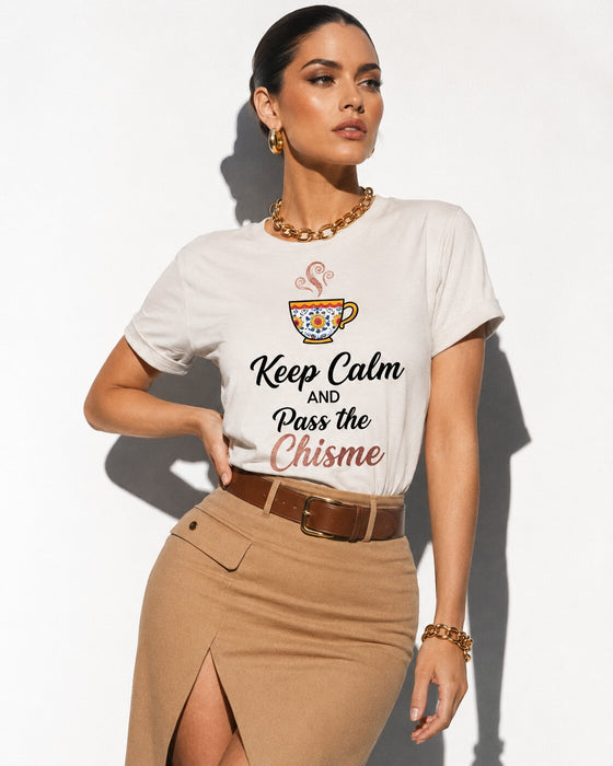 Gardez votre calme et passez le chisme, T-shirt drôle de tasse à café Latina, design floral mexicain, T-shirt de commérage, haut graphique unisexe en espagnol et anglais, cadeau d'inspiration culturelle