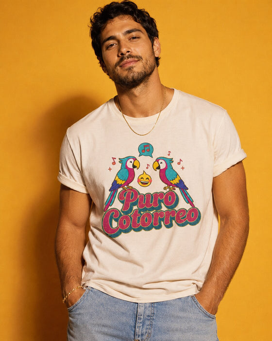 T-shirt Puro Cotorreo : t-shirt avec perroquet amusant, haut avec argot espagnol latino, t-shirt ambiance fiesta musicale, cadeau pour les amis qui aiment bavarder et faire la fête