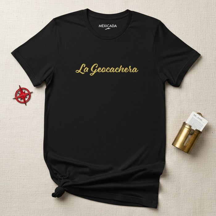 Maglietta da uomo e donna La Geocachera | Geocacher, Avventura, Caccia al Tesoro, Esploratore, Outdoor | L5