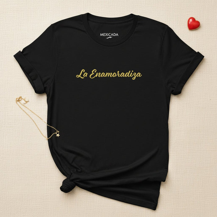 La T-Shirt per Uomo e Donna "La Enamoradiza" | Incantatrice, Amore, Passione, Romanzo, Cuore | L5