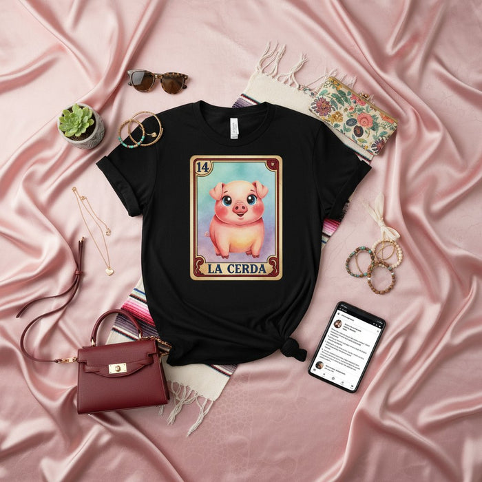 LA CERDA Cute Pig La Lotería Card T-Shirt Unisex Mexican Bingo Game Design Graphic Tee Funny Gift for Her Him Friend Birthday Christmas Holiday Present Kawaii Pink Piggy Top