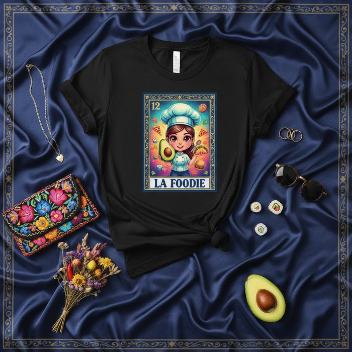Camiseta Unisex LA FOODIE - Diseño Lotería Mexicana de Chef Lindo, Camiseta Amante Aguacate y Comida, Top Arte Gráfico para Entusiastas Cocina, Regalo para Panaderos y Profesionales Culinarios