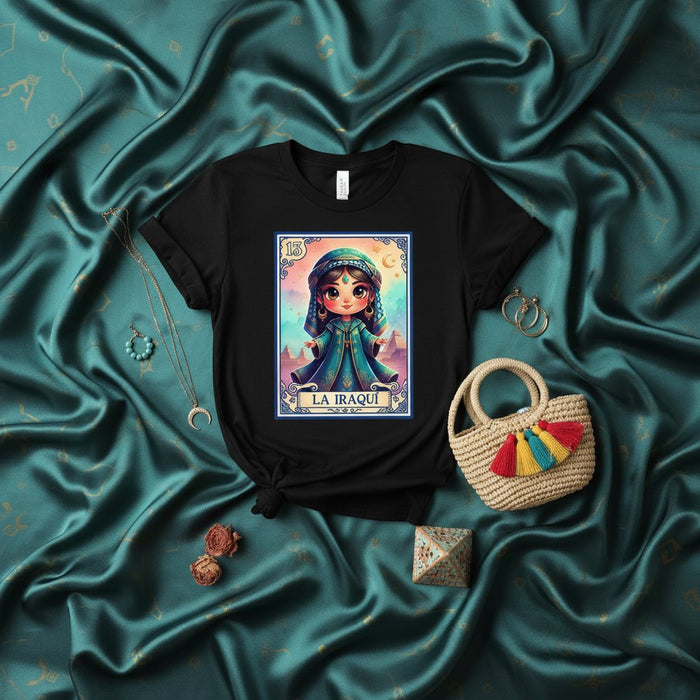 La Iraquí Estilo Tarjeta de Lotería Camiseta - Chica Linda en Capa Azul Arte de Bingo Mexicano, Camiseta Gráfica Unisex Idea de Regalo