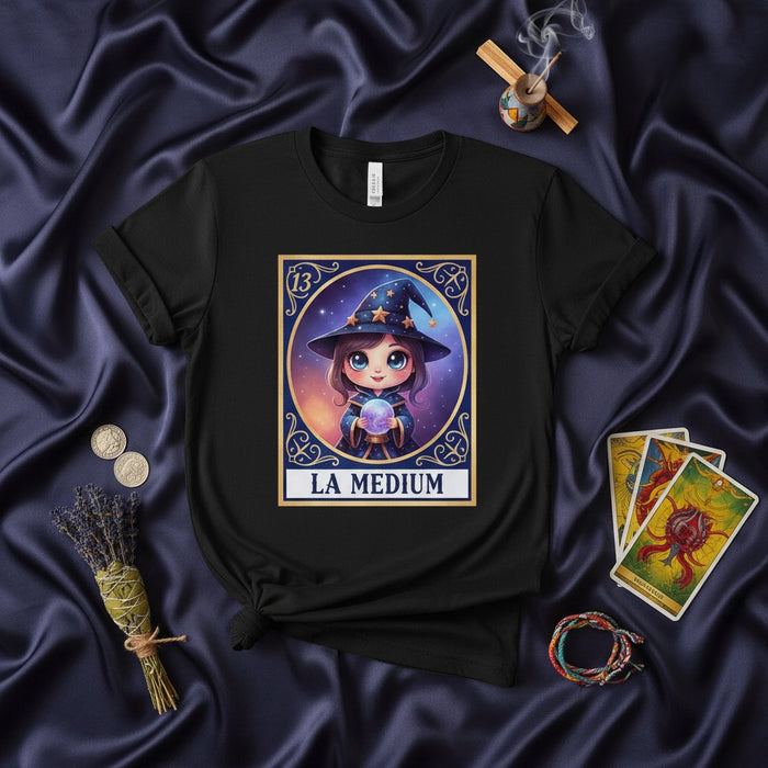 La Medium Camiseta Linda de Tarot estilo Lotería, Diseño Místico Celestial Oculto Adivina, Camiseta Gótica Bohemio Unisex Idea de Regalo para Entusiastas Espirituales y Amantes de la Magia