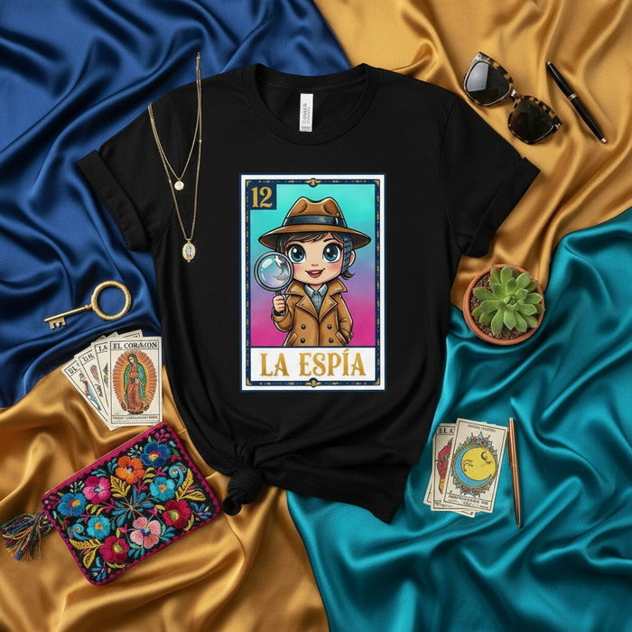 La camiseta de la Lotería de la Espía Detective Linda, camiseta gráfica unisex, diseño de espía inspirado en el Bingo Mexicano, regalo para amantes del misterio