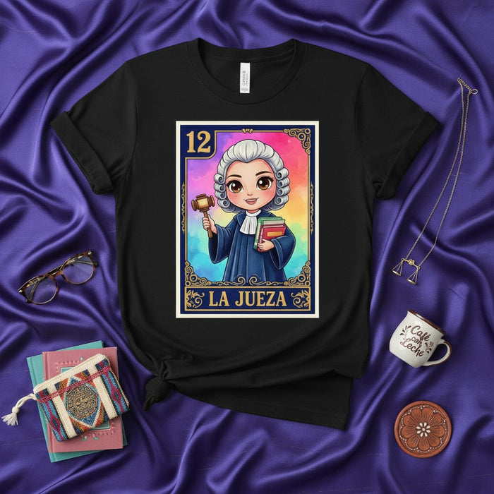 La Jueza Camiseta de Lotería, Jueza con Mazo y Libros, Diseño Inspirado en la Lotería Mexicana, Ropa para Mujeres Abogadas, Camisa Unisex, Número 12