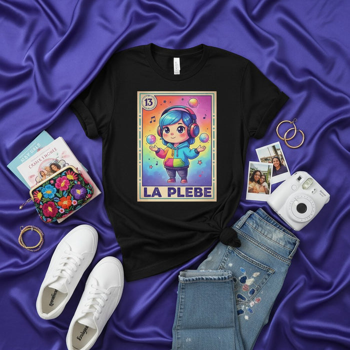 Carta de Lotería Chica Gamer Anime Kawaii LA PLEBE, Jugando Burbujas con Auriculares, Sudadera con Capucha Degradado Arcoíris, Camiseta Unisex Inspirada en la Lotería Mexicana, Número 13, Colores Vibrantes
