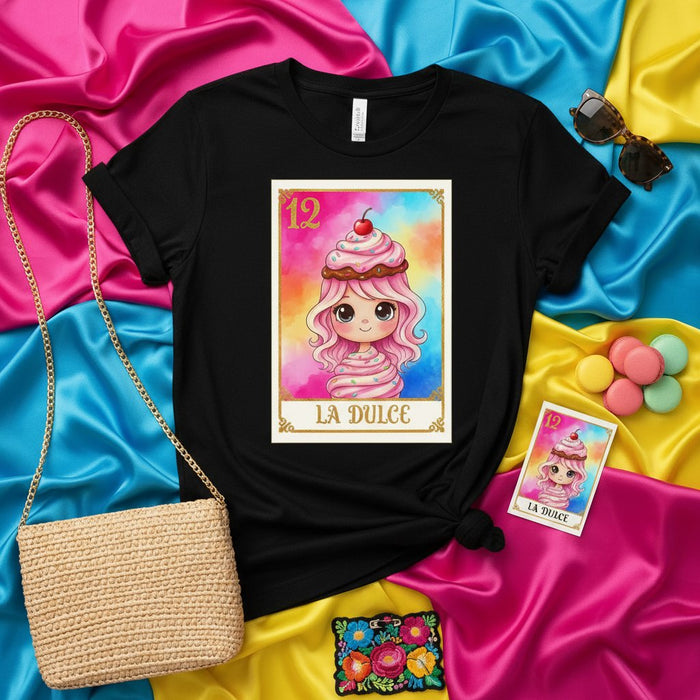 La Dolce Carina Kawaii Cupcake Girl Maglietta con Carta della Lotteria - Numero 12 Bingo Messicano Gioco Design T-Shirt Unisex Top per Donne Uomini e Bambini, Dolce Dessert Capelli Rosa Grafica Anime Estetica Regalo
