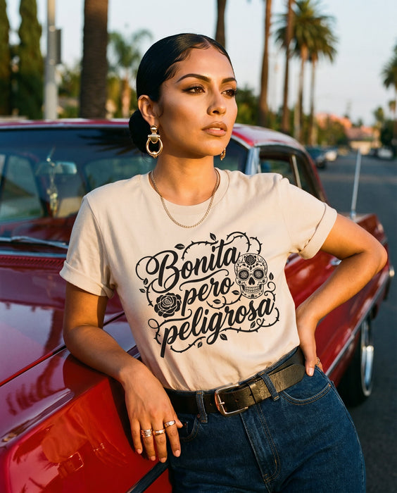 Camiseta Bonita Pero Peligrosa, Calavera de Azúcar, Cita en Español, Día de Muertos, Mexicana, Gráfica para Mujer, Estilo Boho, Diseño Floral