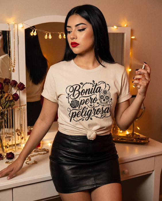 Camiseta Bonita Pero Peligrosa, Calavera de Azúcar, Cita en Español, Día de Muertos, Mexicana, Gráfica para Mujer, Estilo Boho, Diseño Floral