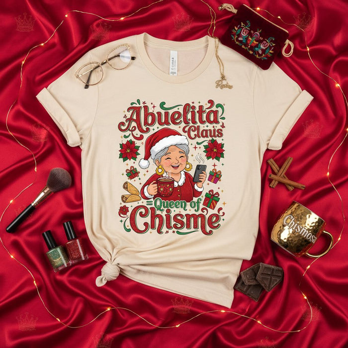 Reina del Chisme Abuelita Claus Camiseta Navideña para Abuelas Latina Regalo Spanglish