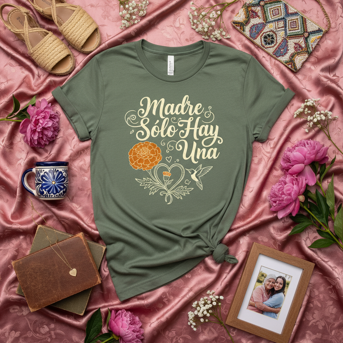 Madre Solo Hay Una Camiseta, Regalo Día de las Madres, Camiseta Diseño Floral Colibrí Caléndula, Ropa Mamá Latina, Lindo Top Verde Oliva para Mujer, Camiseta con Cita Española