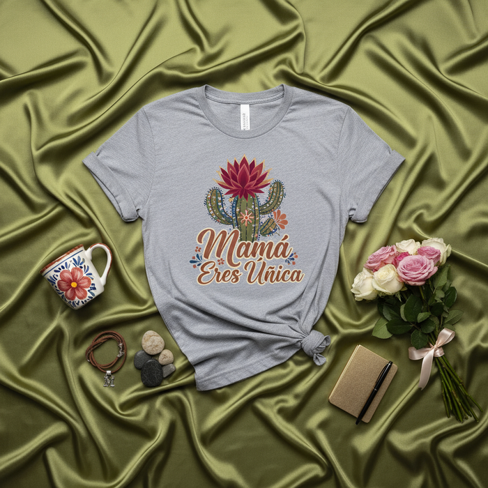 Mamá Eres Única Cactus Flower Mother's Day T-Shirt, Spanish Quote Tee for Mom, Unique Floral Desert Plant Design Gift, Gray Unisex Shirt with Hispanic Text for Motherhood Celebration