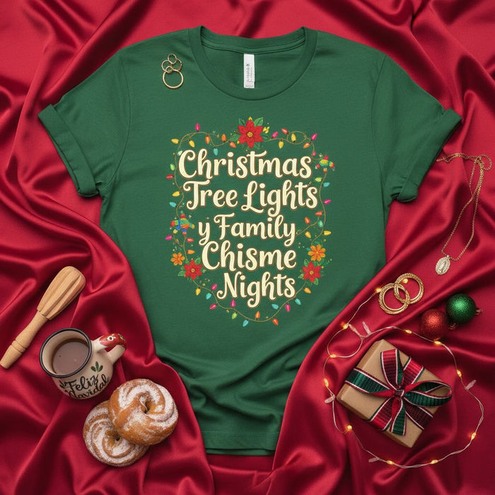 Christmas Tree Lights y Family Chisme Nights T-Shirt, Funny Christmas Holiday Tee, Spanglish Xmas Shirt for Mom Aunt Tía Prima, Family Party Gathering Top, Festive Latinx Apparel, Navidad Celebration Gift Idea