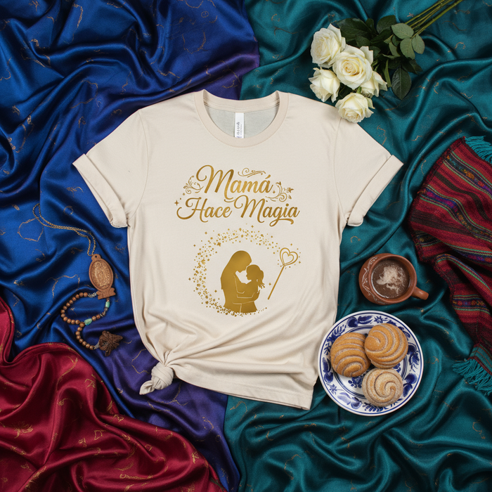 Camiseta Mamá Hace Magia, Regalo Día de la Madre para Mamá, Camisa Mamá Española, Camiseta Silueta Madre e Hija Gráfico Dorado Unisex