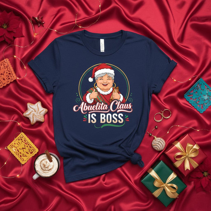 Camiseta de Navidad Abuelita Claus Es Jefa, Regalo de Navidad para Abuela, Camiseta Graciosa de Abuela Mandona, Talla Grande Disponible