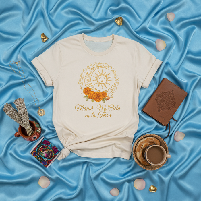Mamá, Mi Cielo en la Tierra Camiseta Sol y Luna, Regalo para Mamá en Español, Día de las Madres, Estilo Boho Celestial con Flores de Cempasúchil, Playera Unisex.