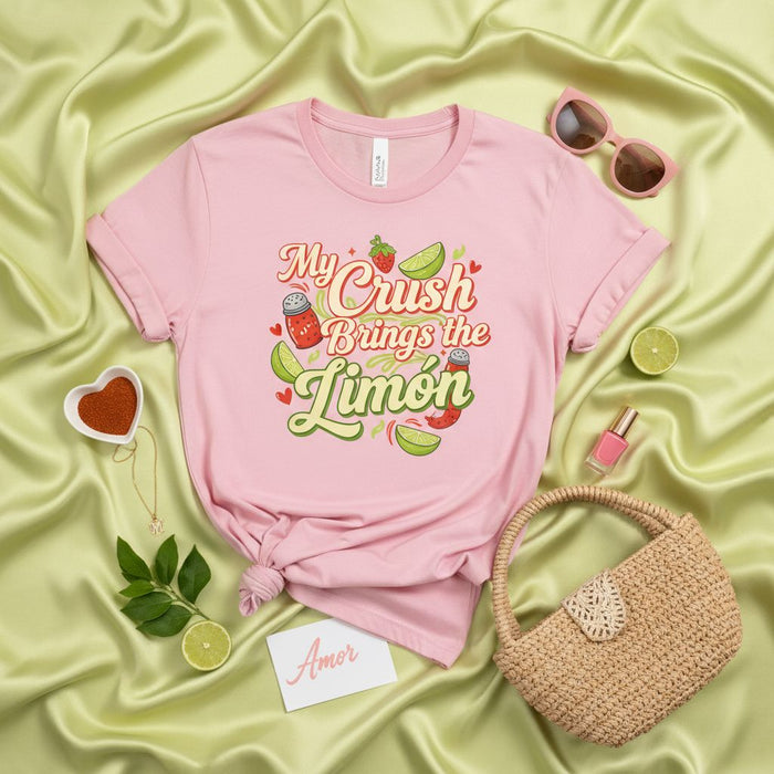Maglietta My Crush Brings the Limón, divertente maglietta cibo ispanico, simpatica maglietta fragola e lime messicani, grafica saliera Limón, idea regalo per amanti del cibo.