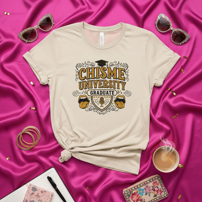 Chisme University Graduate T-Shirt Funny Spanish Gossip Tee for Men and Women, College Graduation Gift Idea, Unisex Graphic Short Sleeve Shirt, Humor Sarcasm Latina Latino Culture Top.