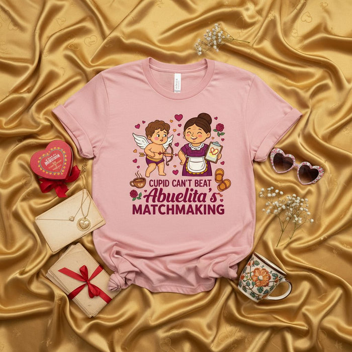 Maglietta divertente con la frase "Cupido non batte l'Abuelita", regalo di San Valentino per nonna, maglia amorevole per nonna spagnola, maglietta carina per la Festa della Mamma e Día de San Valentín