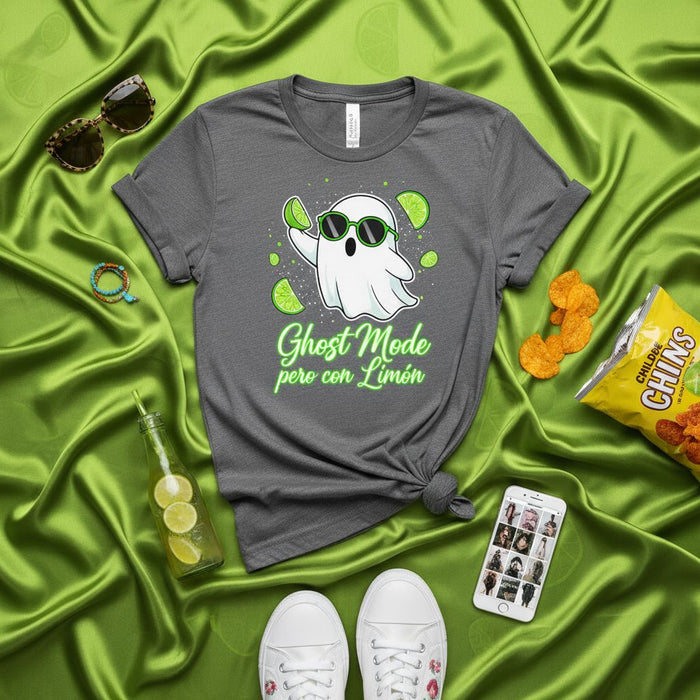 Ghost Mode pero con Limón T-Shirt, Funny Hispanic Halloween Shirt, Spooky Ghost with Shades and Lime Slices Tee, Unisex Dia de Muertos Gift Idea, Dark Gray Casual Graphic Top