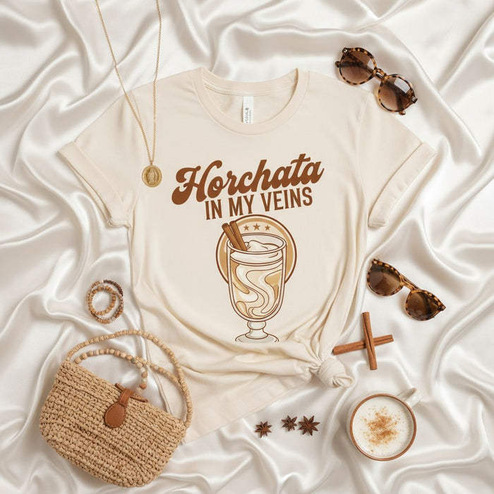 Camiseta Horchata en Mis Venas, Gráfico Unisex, Amante de la Bebida Española, Leche de Arroz y Canela, Camisa Crema Beige, Regalo Cultura Latina Latinx, Ropa Foodie, Camiseta Suave y Cómoda