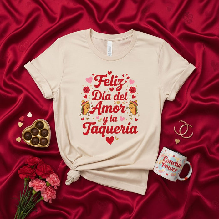 Camiseta Feliz Día del Amor y la Taquería, Playera Divertida de Taco para San Valentín, Camisa de Fiesta Mexicana, Regalo Amor y Tacos, Top Unisex Beige de Vacaciones