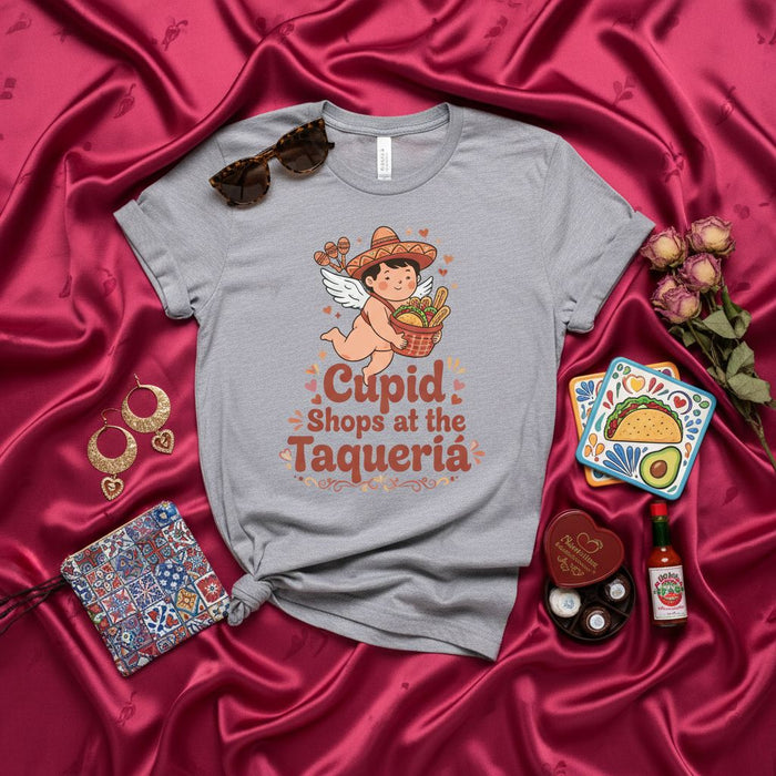 Maglietta Cupido Fa Shopping alla Taquería, Maglia Divertente San Valentino, Cherubino Carino con Sombrero, Regalo Amante Cibo Messicano, Maglia Taco Tuesday, T-Shirt Grafica Unisex
