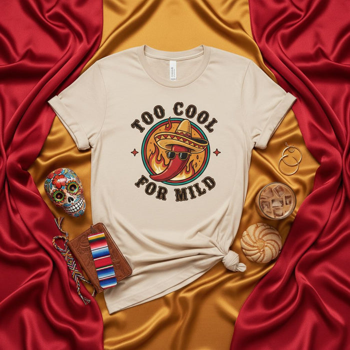 Maglietta Too Cool For Mild, Maglietta Divertente Peperoncino con Sombrero e Occhiali da Sole, Maglietta Grafica Retrò Fiesta, Regalo Amante Cibo Messicano, Abbigliamento Unisex Cinco de Mayo
