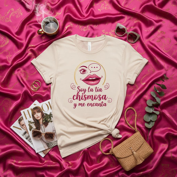 Soy la Tía Chismosa y Me Encanta T-Shirt, Camiseta Unisex con Frase Divertida en Español, Playera de Manga Corta de Chismosa, Regalo para Tía Latina