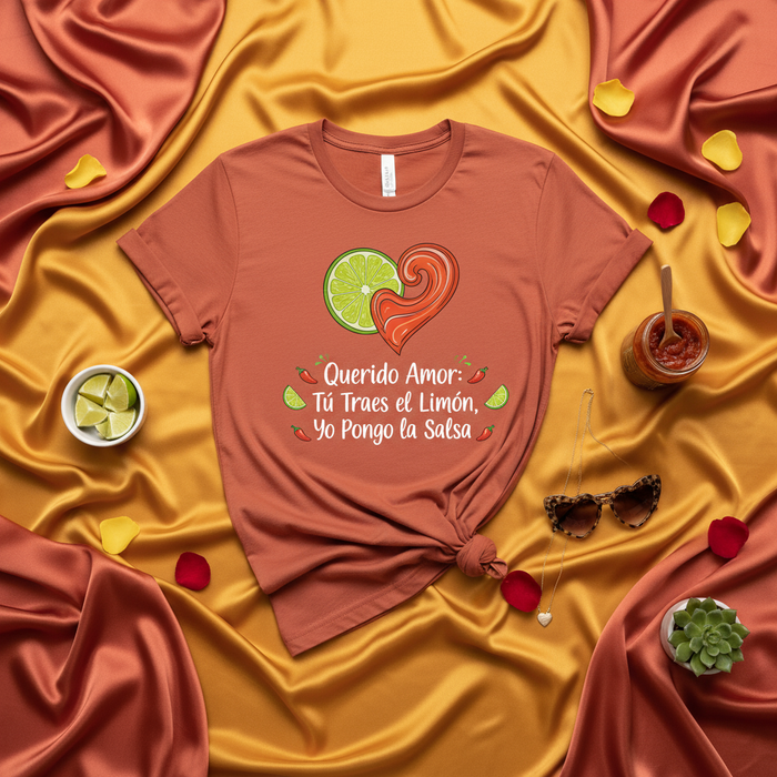 Querido Amor: Tú Traes el Limón, Yo Pongo la Salsa T-Shirt, Camiseta de Ceviche de Salmón con Corazón de Lima, Regalo para Amantes de Mariscos y Comida Latina