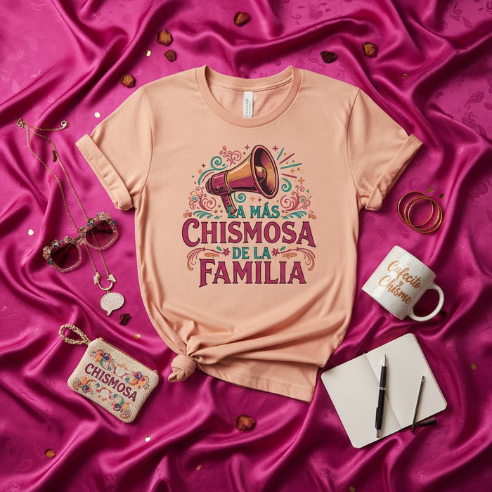 La Maglietta Più Pettegola Della Famiglia - Divertente Maglietta Spagnola sui Pettegolezzi di Famiglia per Donne e Uomini - Simpatica Maglietta Regalo Chismosa - Top Grafico con Design Altoparlante