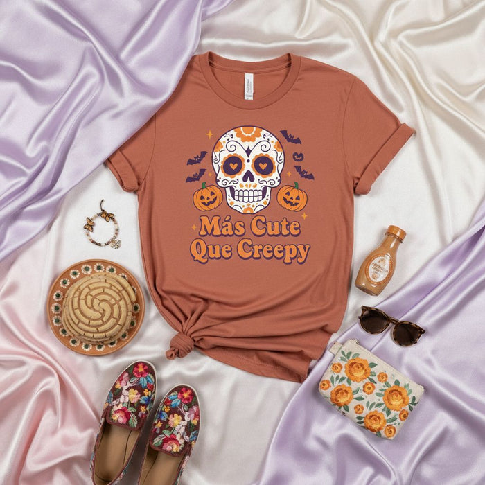Más Cute Que Creepy Sugar Skull T-Shirt, Día de Muertos Halloween Shirt, Cute Skeleton Tee, Pumpkin Bats Graphic Top, Unisex Floral Calavera Shirt
