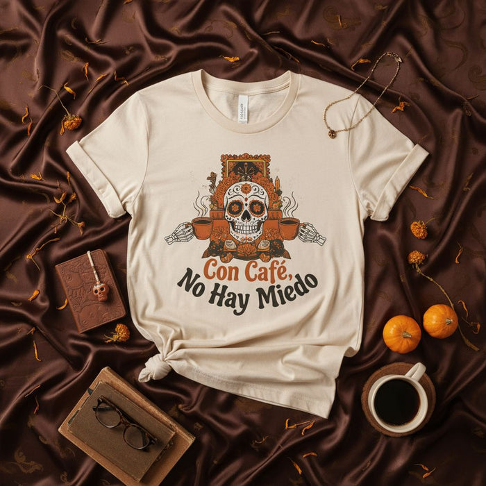Con Café No Hay Miedo Sugar Skull Día de los Muertos Coffee T-Shirt, Unisex Day of the Dead Calavera Tee, Mexican Folk Art Inspired Fall Halloween Shirt, Aesthetic Spooky Season Apparel Gift