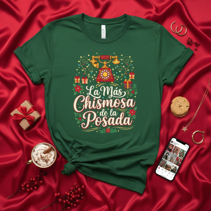 La Más Chismosa de la Posada Funny Christmas T-Shirt, Spanish Holiday Party Tee, Posadas Navideñas Shirt with Vintage Phone Graphic, Comadre Gift, Mexican Celebration Wear, Festive Xmas Gossip T-shirt