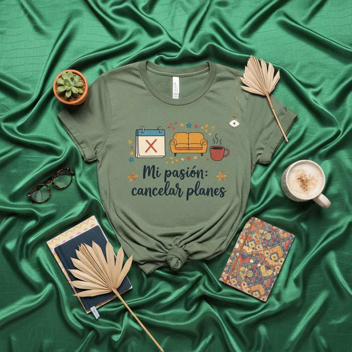 Mi pasión: cancelar planes T-Shirt, Spanish Funny Saying Shirt, Cancel Plans Couch Calendar Graphic Tee, Introvert Gift, Cozy Homebody Shirt