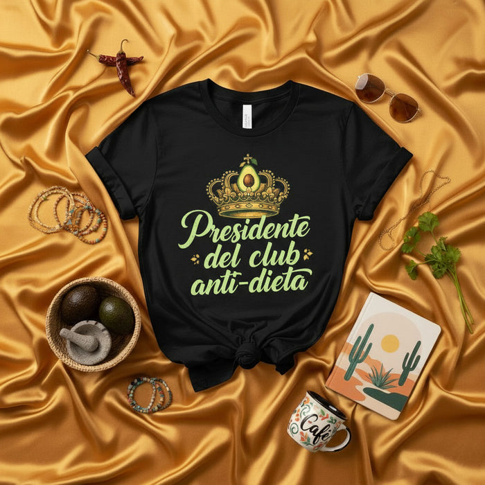 Presidente del Club Anti-Dieta T-Shirt with Avocado Crown, Funny Gift for Avocado Lovers, Unisex Shirt with Spanish Phrase, Anti-Diet Clothing with Food Design, Casual Style