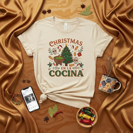 Christmas En La Cocina Shirt, Mexican Food Christmas Tree Tee, Day of the Dead Skulls Tamales Navidad Kitchen T-Shirt, Funny Holiday Cooking Gift Idea Mexicada