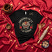 Christmas En La Cocina Shirt, Molcajete Poinsettia Wreath Design, Festive Holiday Cooking, Spanish Kitchen Tee, Unisex Gift for Latinx Chefs and Bakers Mexicada