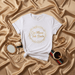 Con Mamá Todo Brilla T-Shirt, Camiseta Regalo para Mamá, Blusa del Día de la Madre en Español, Brillo Dorado, Estilo Unisex Mexicada