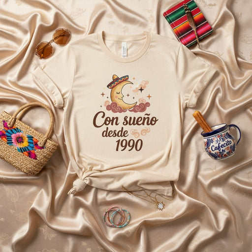 Con sueño desde 1990 T-Shirt - Celestial Moon Sombrero Design, Funny Sleepy Spanish Quote Birthday Gift Tee, Unisex Graphic Shirt Mexicada