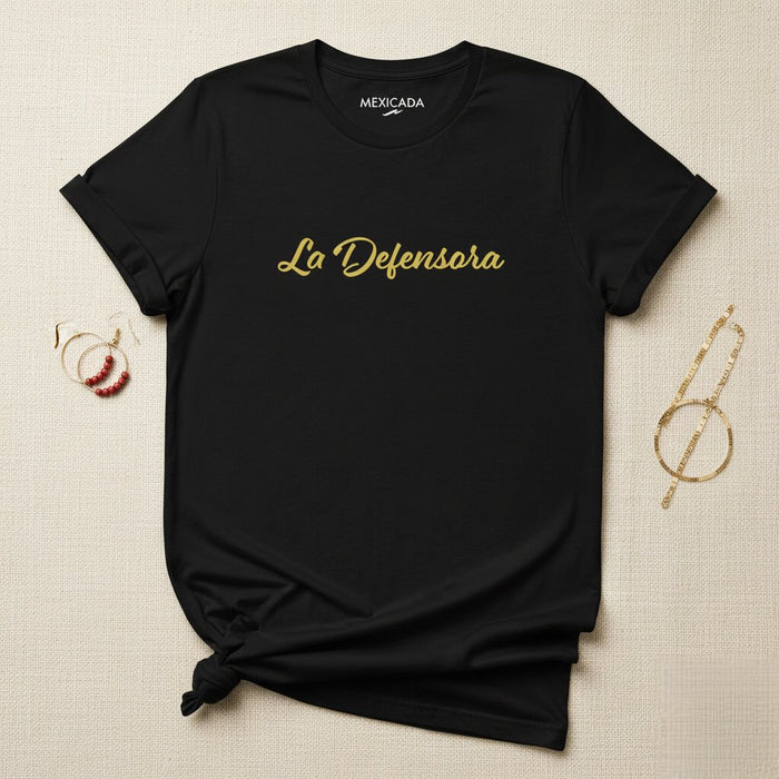 La T-Shirt da Uomo e Donna La Defensora | Difensore, Forza, Protettore, Coraggio, Guerriero | L5