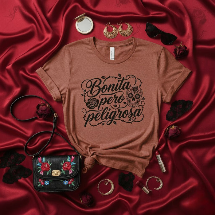 Camiseta Bonita Pero Peligrosa, Calavera de Azúcar, Cita en Español, Día de Muertos, Mexicana, Gráfica para Mujer, Estilo Boho, Diseño Floral