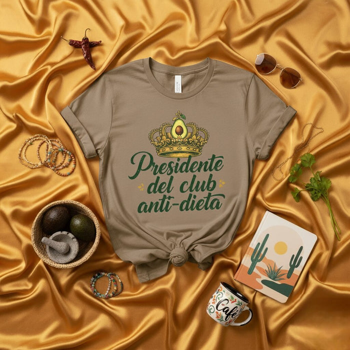 Camiseta "Presidente del Club Anti-Dieta" con Corona de Aguacate, Regalo Divertido para Amantes del Aguacate, Playera Unisex con Frase en Español, Ropa Anti-Dieta, Estilo Casual