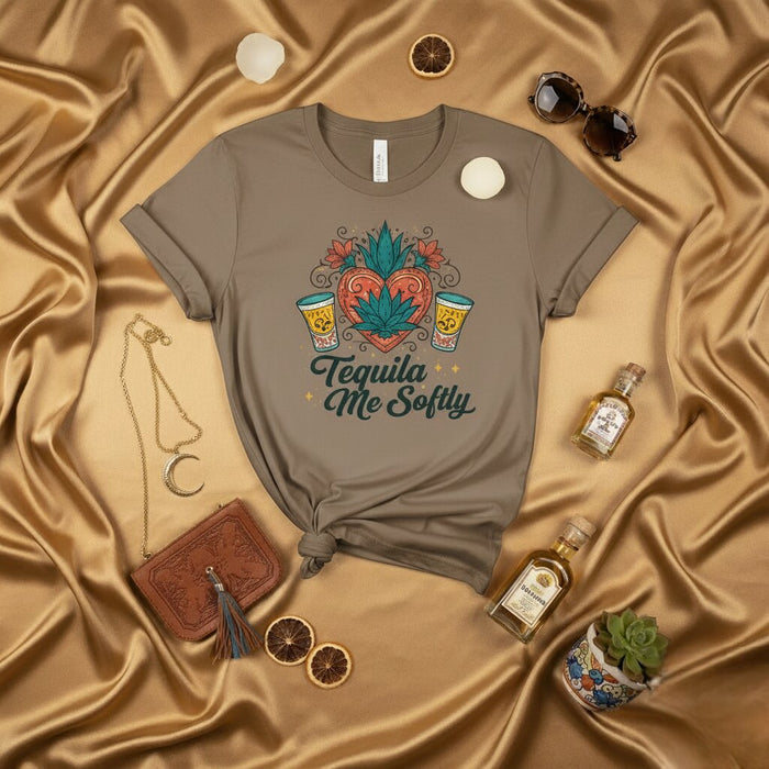 Camiseta Tequila Suavemente, Corazón de Agave, Dos Vasos Tequileros, Gráfica Unisex Retro, Fiesta Mexicana, Cinco de Mayo, Beber Licor