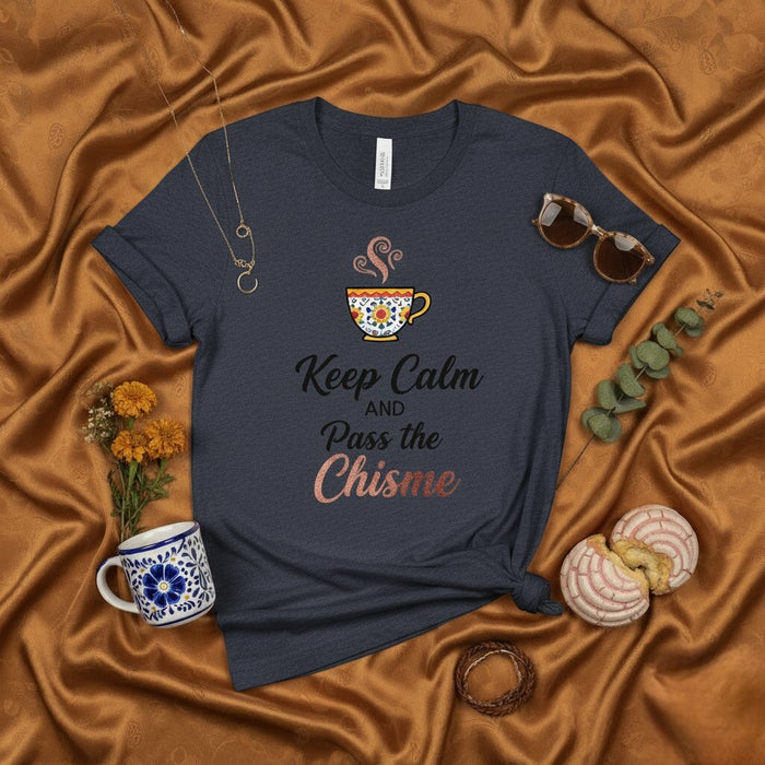 Gardez votre calme et passez le chisme, T-shirt drôle de tasse à café Latina, design floral mexicain, T-shirt de commérage, haut graphique unisexe en espagnol et anglais, cadeau d'inspiration culturelle