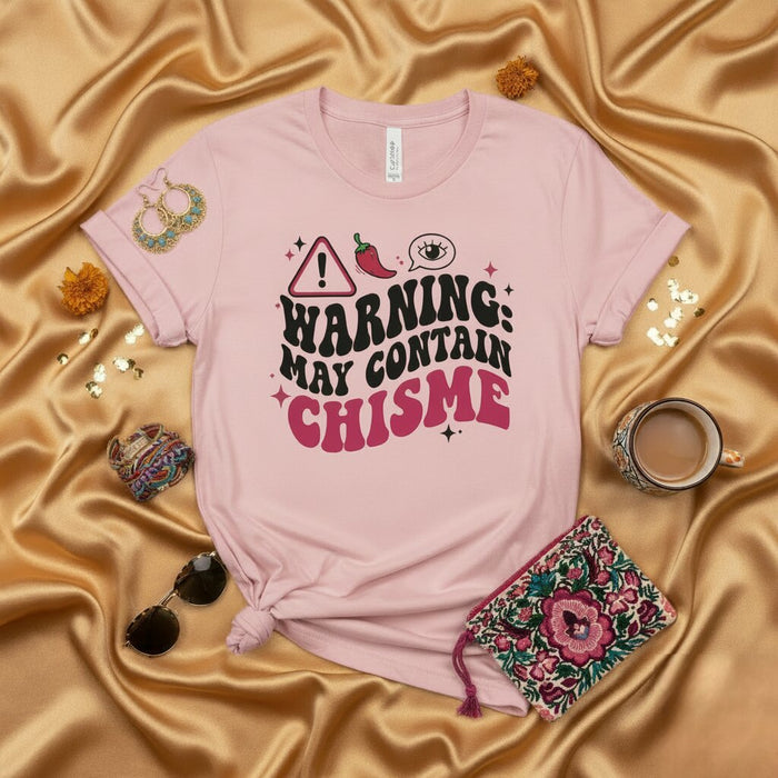AVERTISSEMENT : Peut contenir du CHISME T-Shirt, T-shirt Latina drôle, Tee avec mot espagnol, T-shirt fantaisie potins, Top avec argot mexicain, Cadeau pour Comadre, Vêtement unisexe culture hispanique