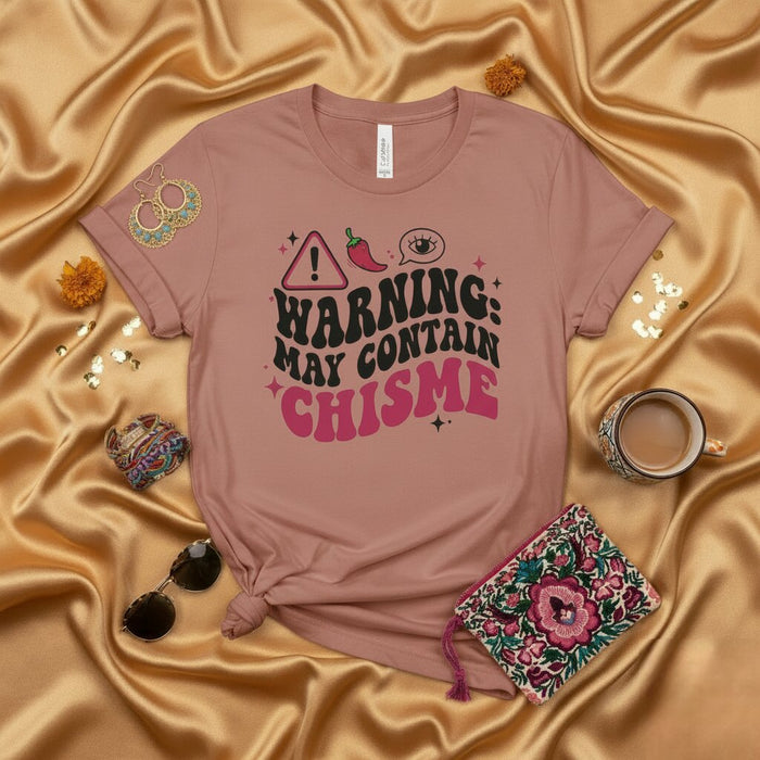 AVERTISSEMENT : Peut contenir du CHISME T-Shirt, T-shirt Latina drôle, Tee avec mot espagnol, T-shirt fantaisie potins, Top avec argot mexicain, Cadeau pour Comadre, Vêtement unisexe culture hispanique