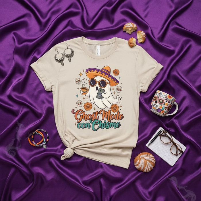 Ghost Mode con Chisme T-Shirt, Funny Hispanic Ghost Tee, Dia de Muertos Sugar Skull Shirt, Spooky Season Fiesta, Unisex Halloween Gift, Cute Spooky Shirt for Coffee Lovers, Mexican Sombrero Ghost Shirt, Fall Outfit Top Mexicada