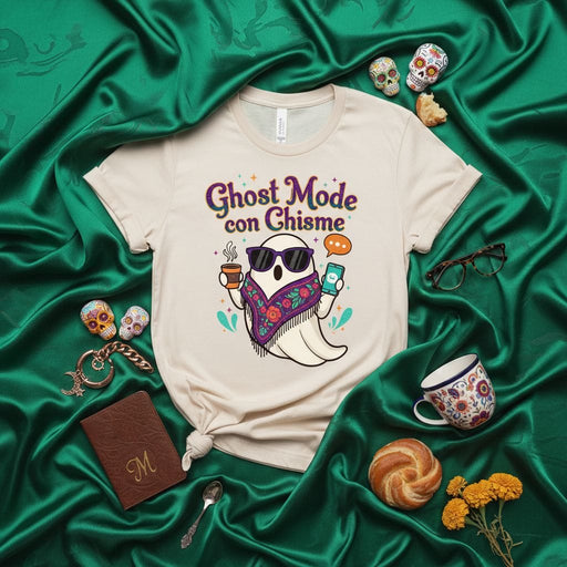 Ghost Mode con Chisme T-Shirt, Funny Spanglish Ghost Shirt with Coffee and Phone, Day of the Dead Sugar Skulls Halloween Unisex Tee, Sarcastic Latina Vibe Gift for Friends Mexicada